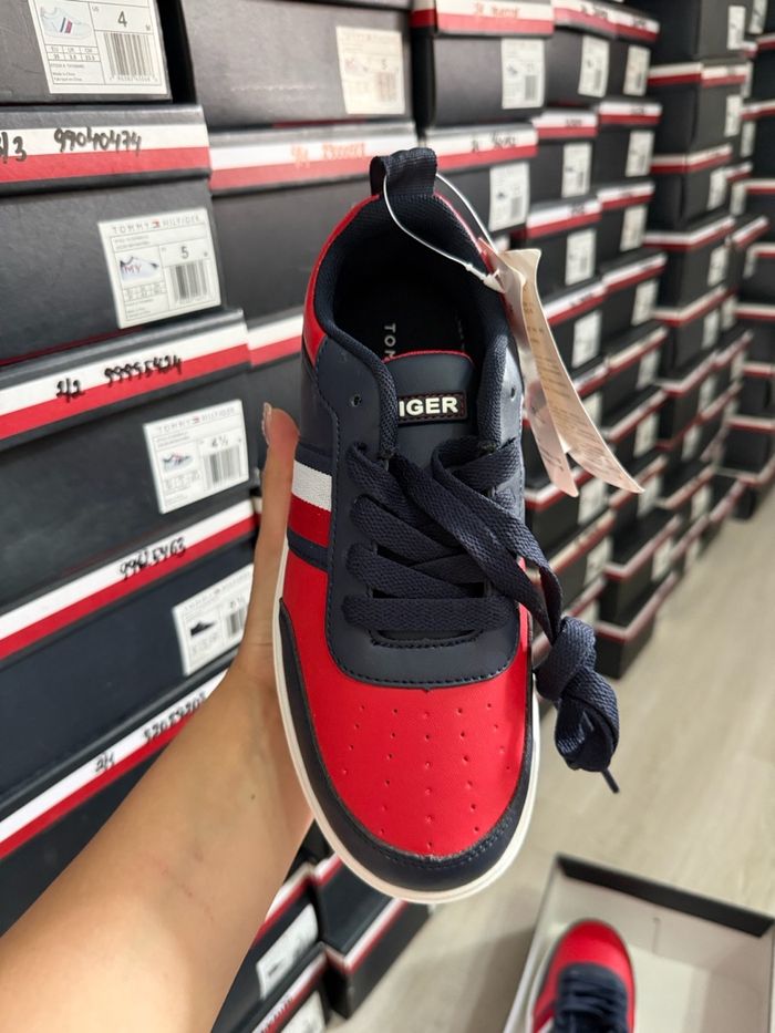Tommy Hilfiger гутал