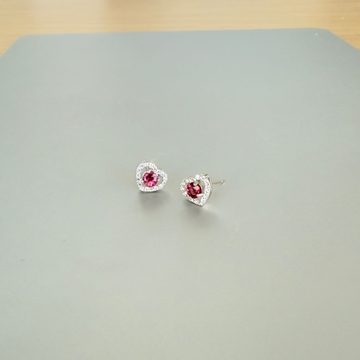 Ягаан турмалин, мөнгөн ээмэг