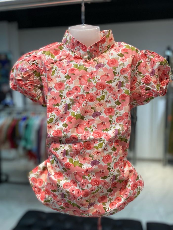 Цэцгэн хээтэй дэрвэгэр цамц