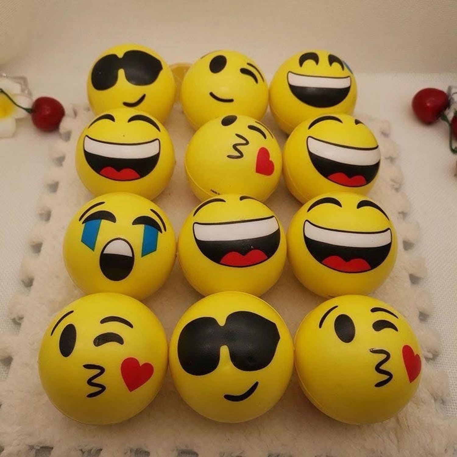 Смайлтай бөмбөг