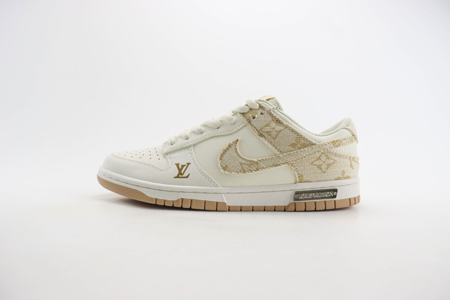 Nike SB Dunk Low x LV 42