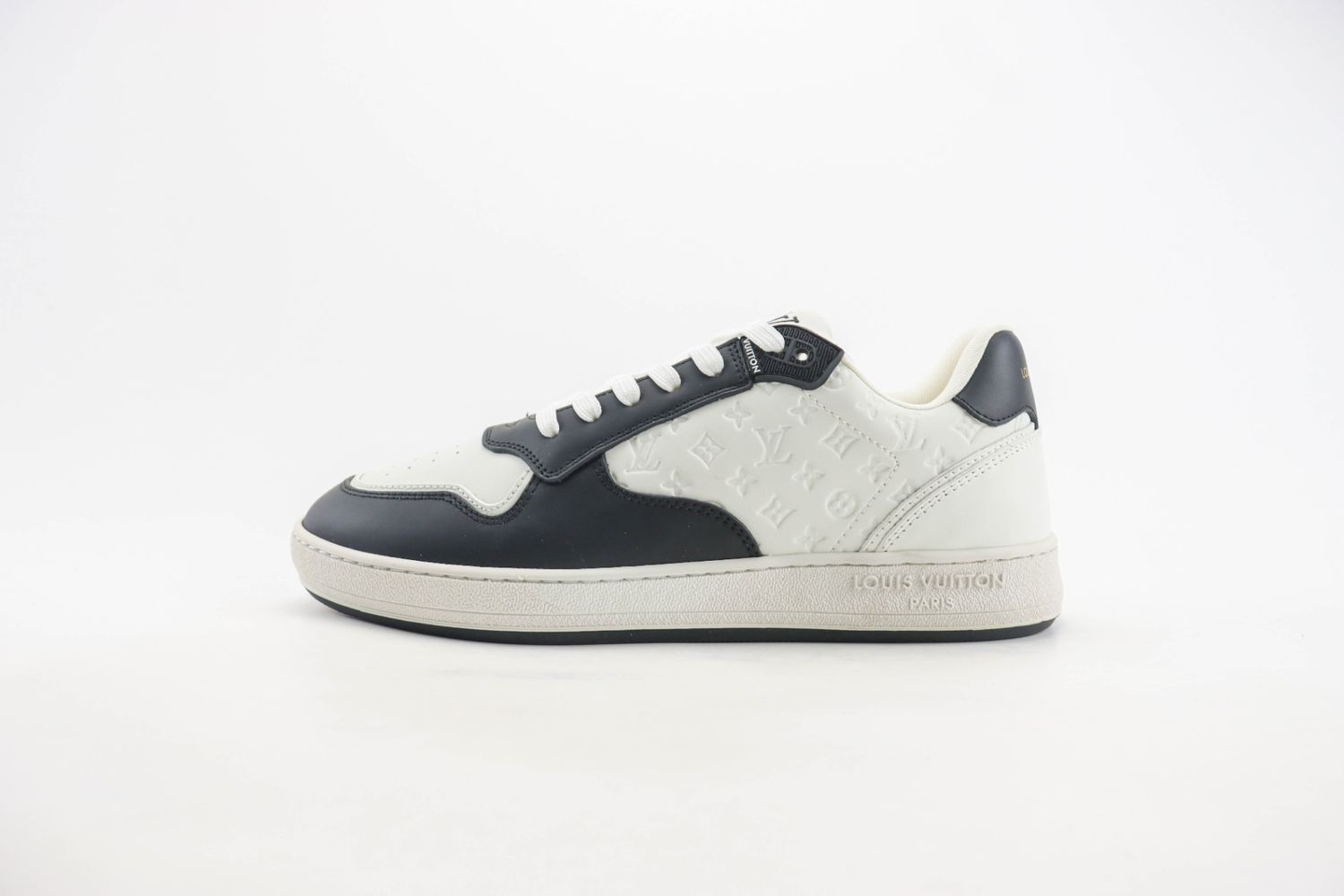 Louis Vuitton Wmns Stadium Sneaker 'White Black'