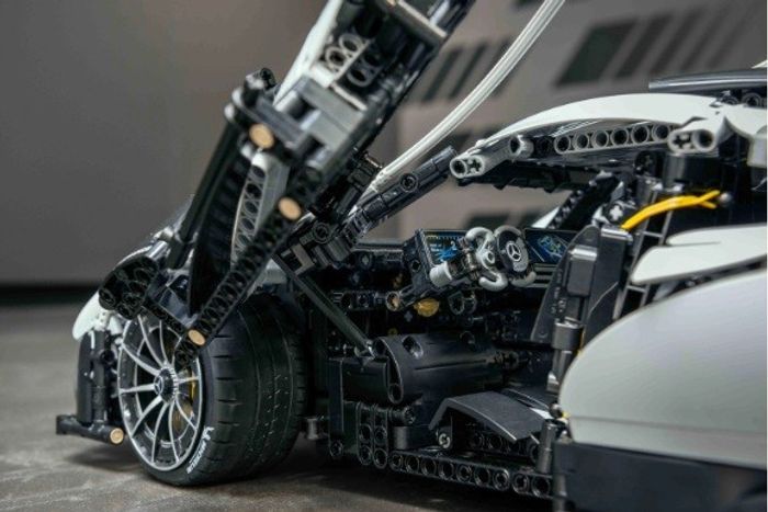 Mercedes Benz AMG One hypercar
