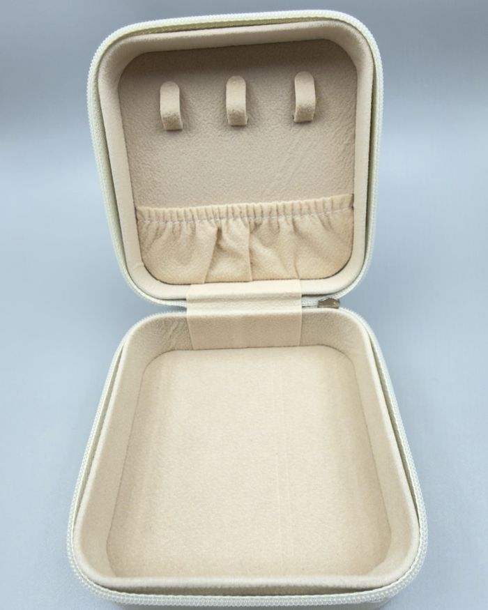 Зан үйлийн хэрэгсэл хадгалах сав