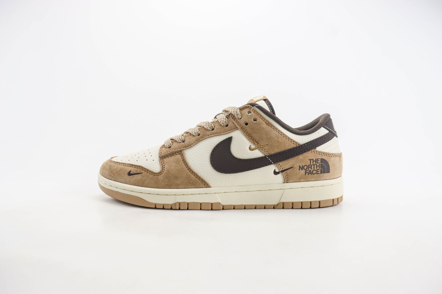 Nike SB Dunk Low x The North Face 40 