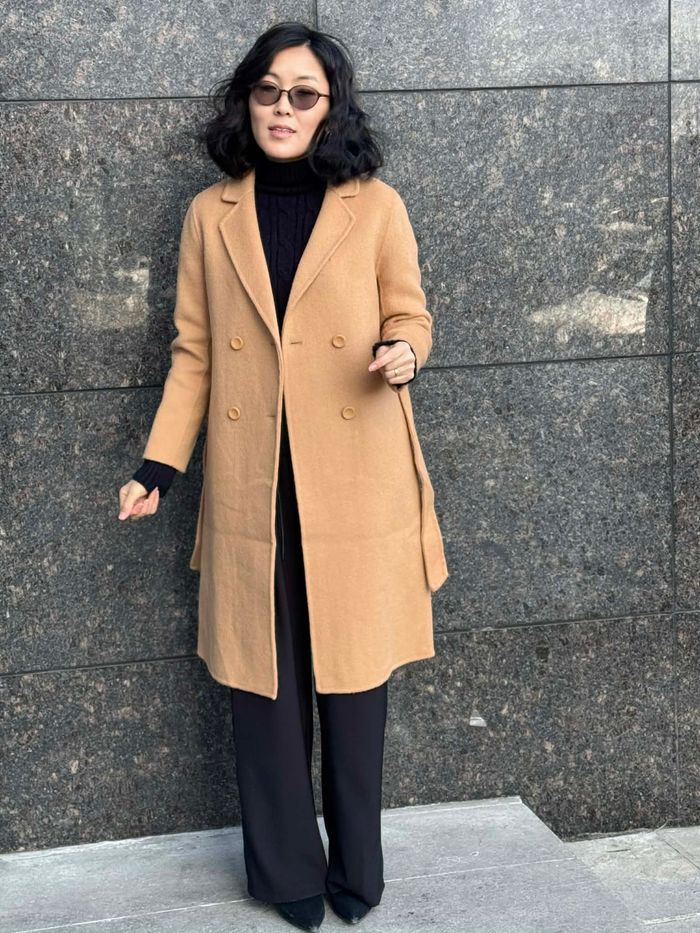 Мөртэй жижиг пальто 