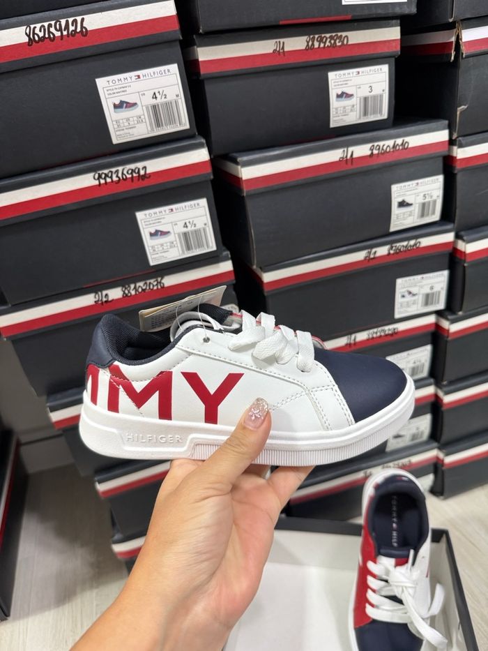 Tommy Hilfiger