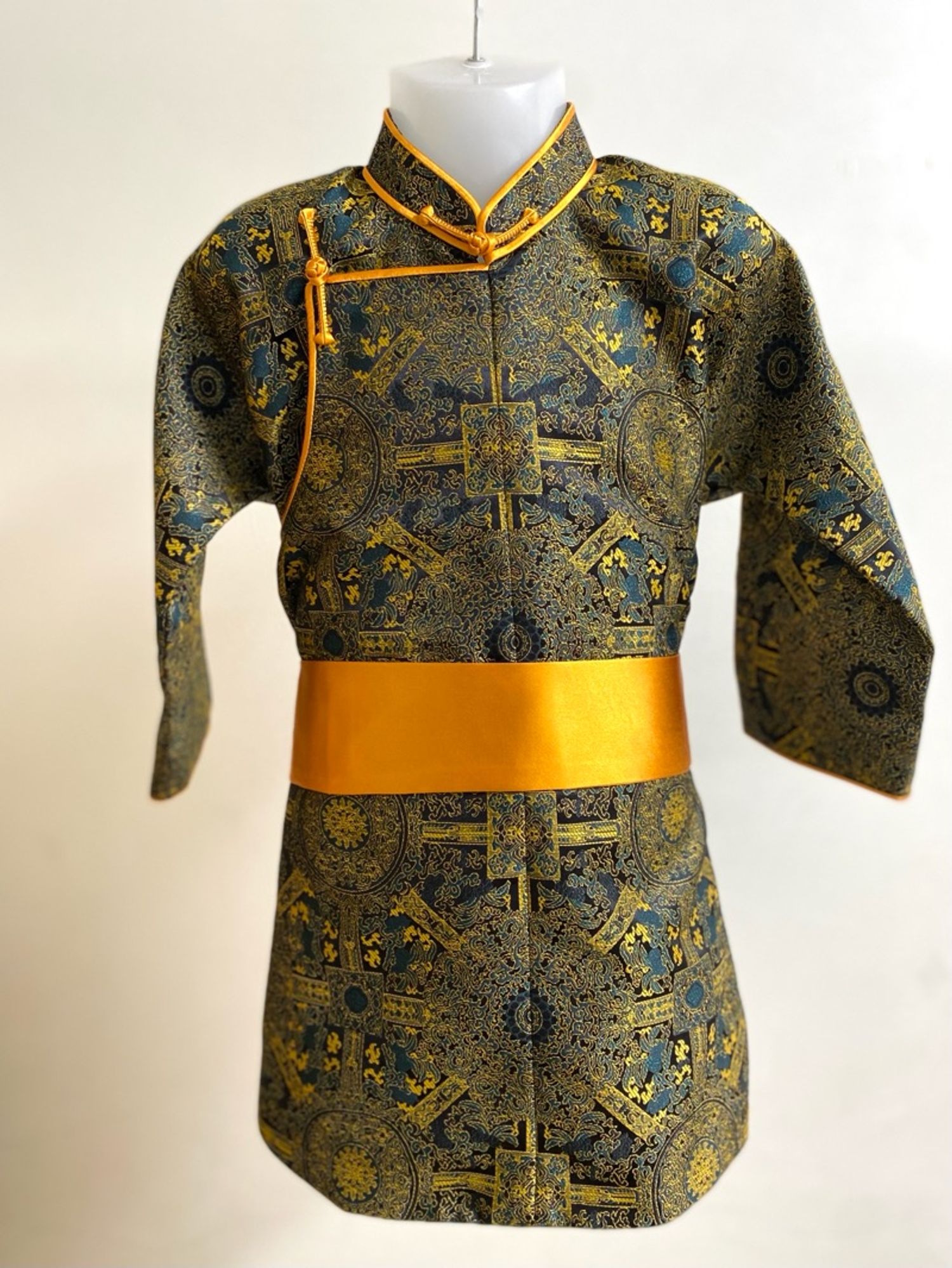 Очир хээтэй ногоон торгон дээл