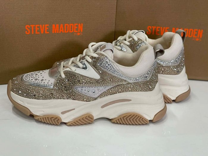 STEVE MADDEN 
