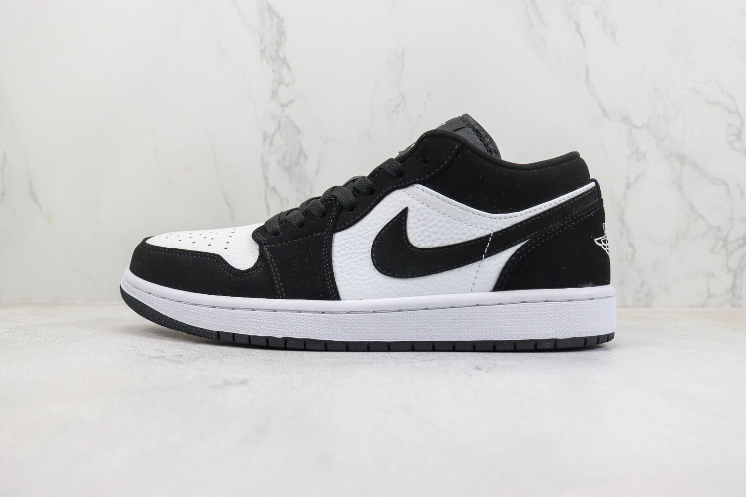Air Jordan 1 Low Black White
