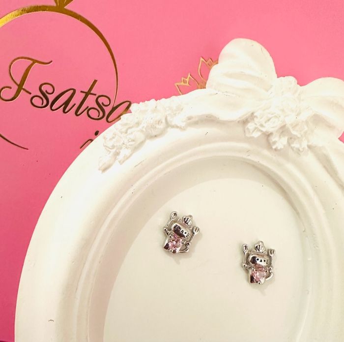 Kitty-тэй ээмэг