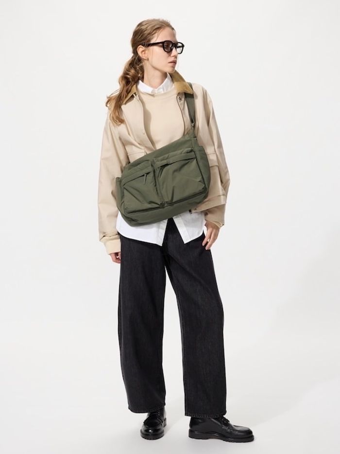 Uniqlo unisex clossy bag