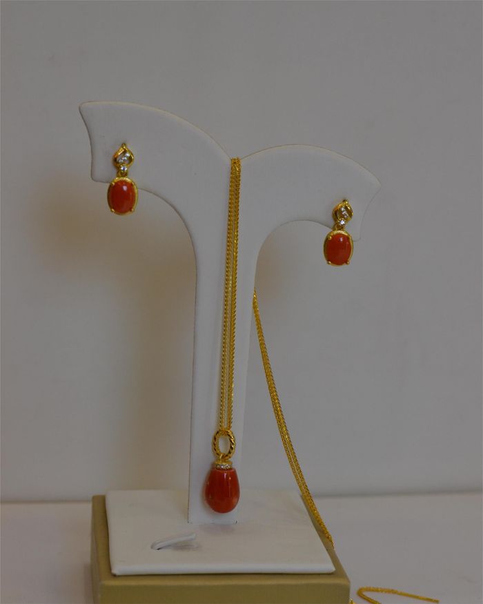 улаан шүрэн ээмэг кулон