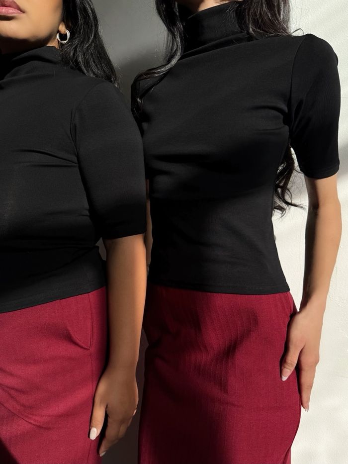 Turtleneck midi sleeve top