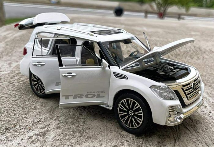 Nissan Patrol Y62 White