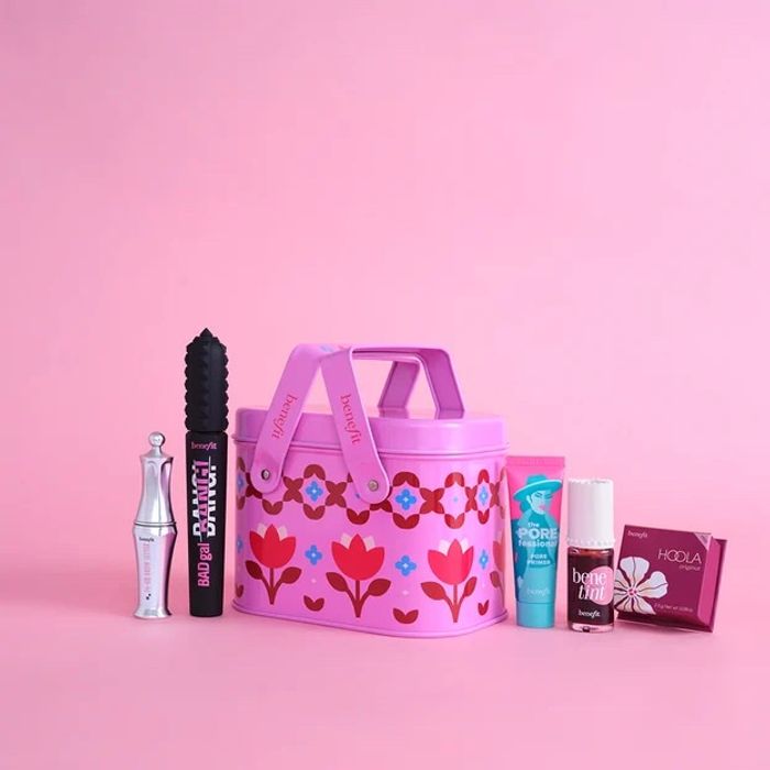 Benefit cosmetics set