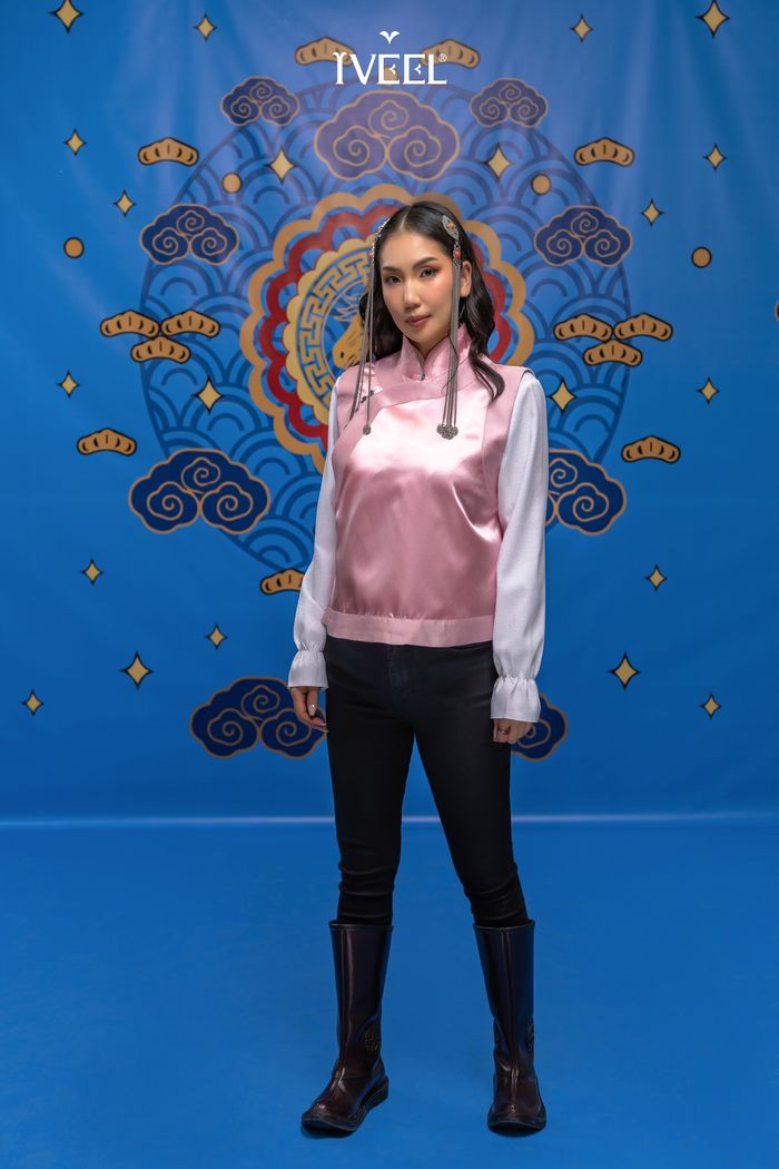 Өргөн оруулгатай уламжлалт хантааз