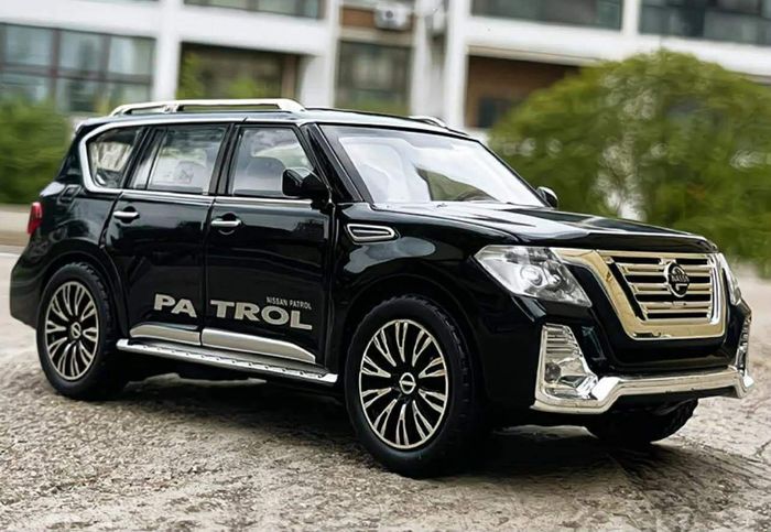 Nissan Patrol Y62 Black