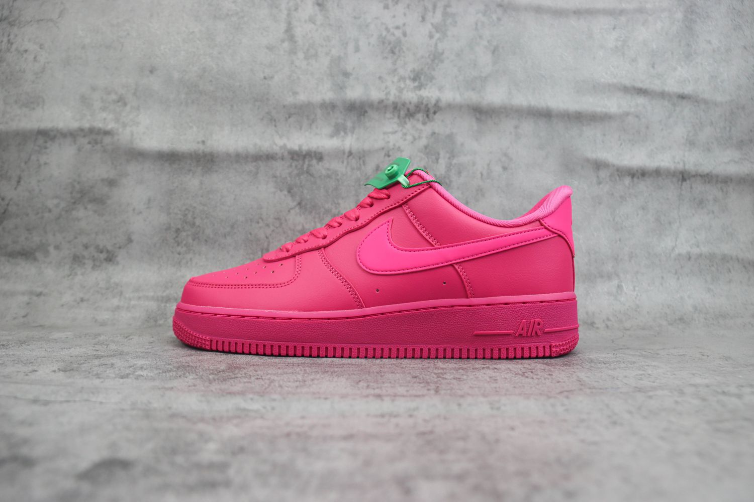 Nike Air Force 1 ’07 Fireberry Pink 