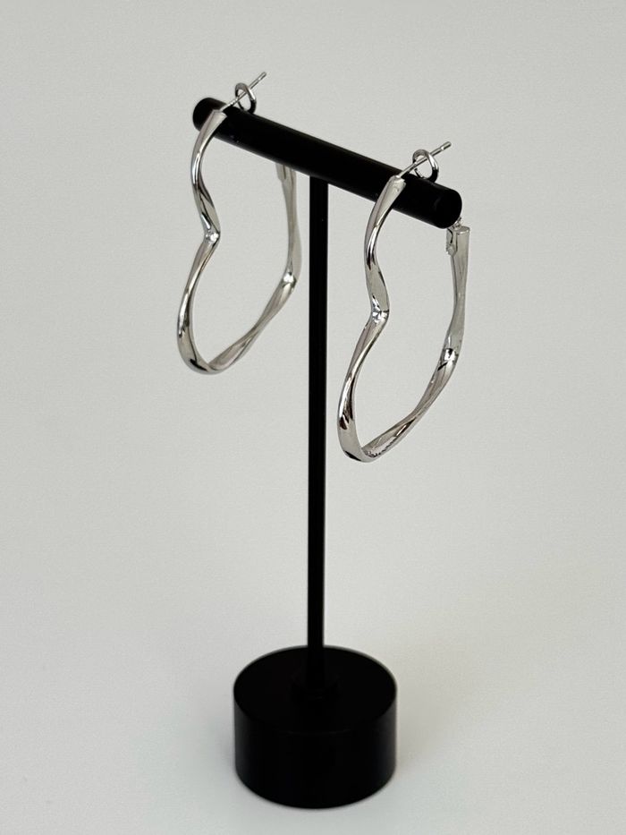 Heart-shaped hoop earrings