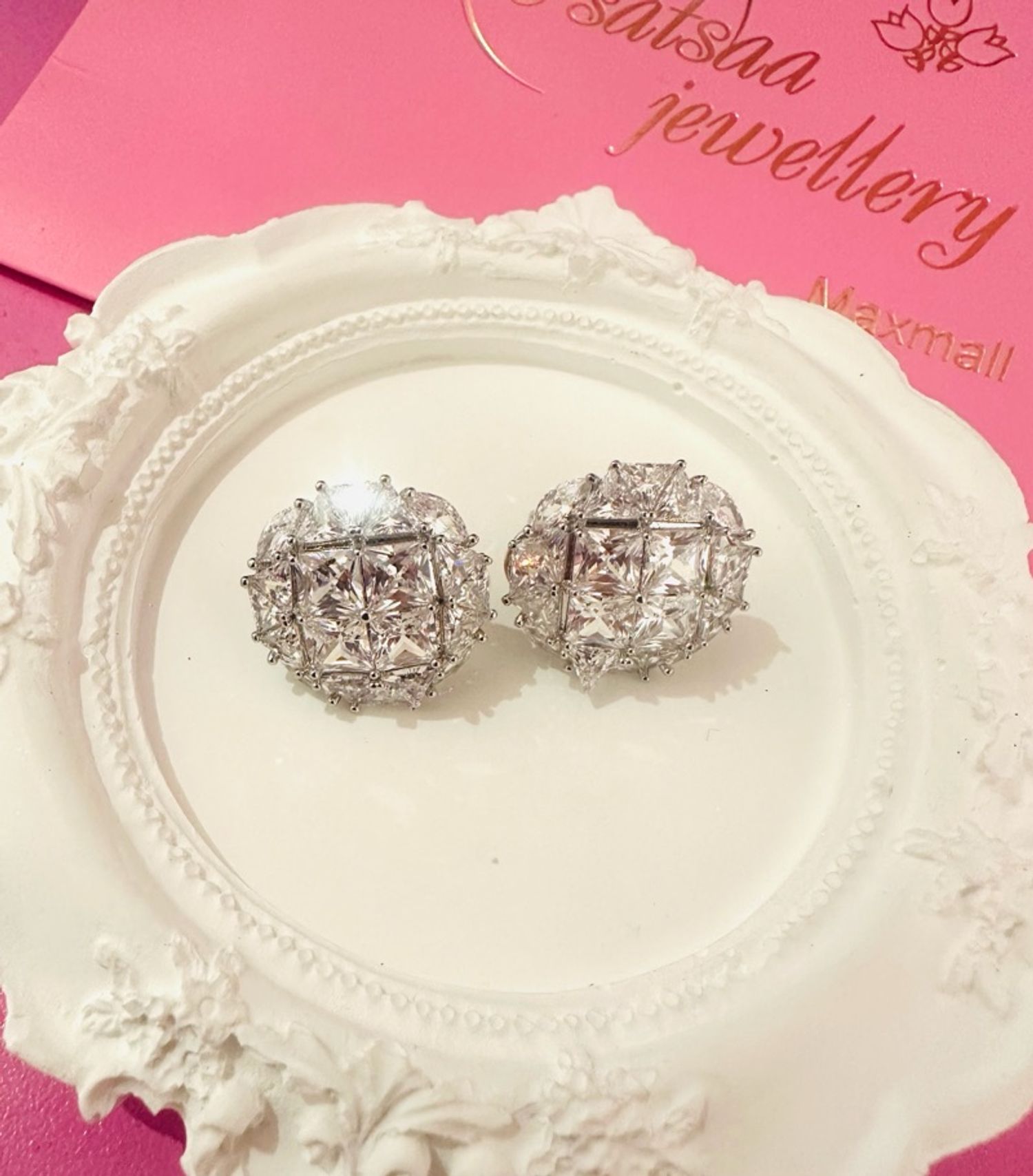 Шигтгээтэй ээмэг