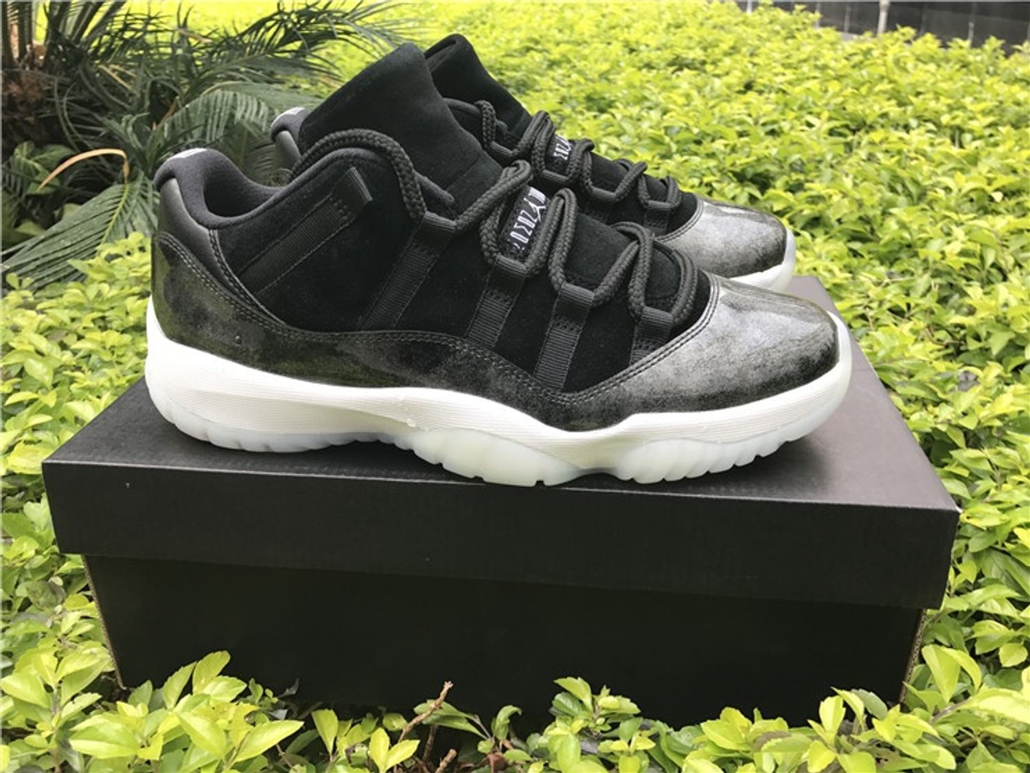 Air Jordan 11 Low “Barons