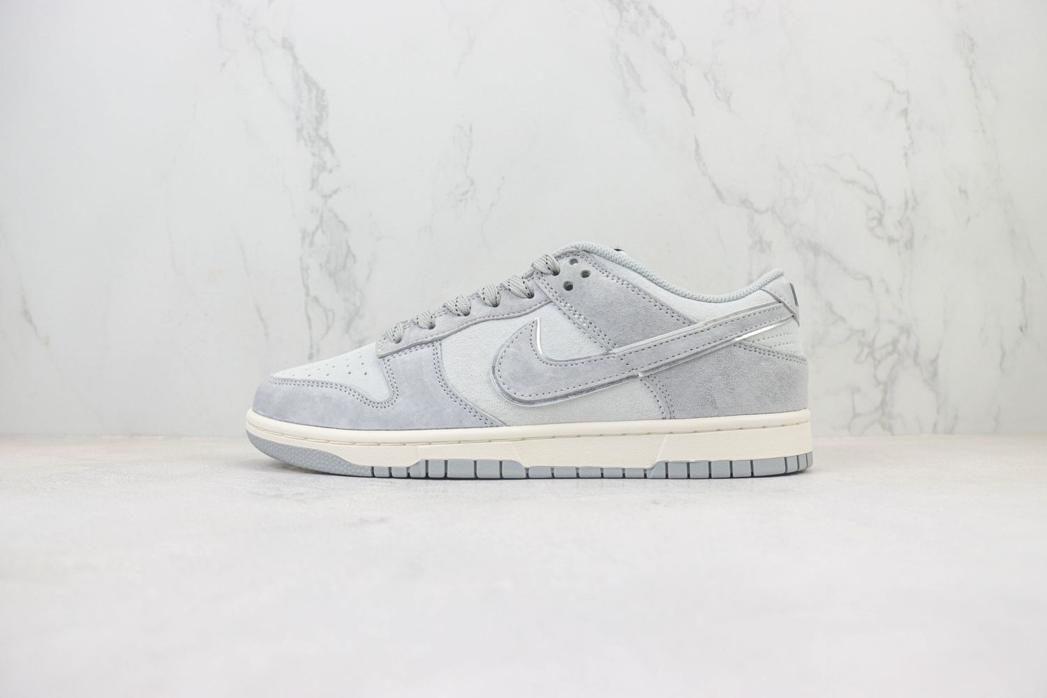 NIKE Dunk Low "Cool Grey"