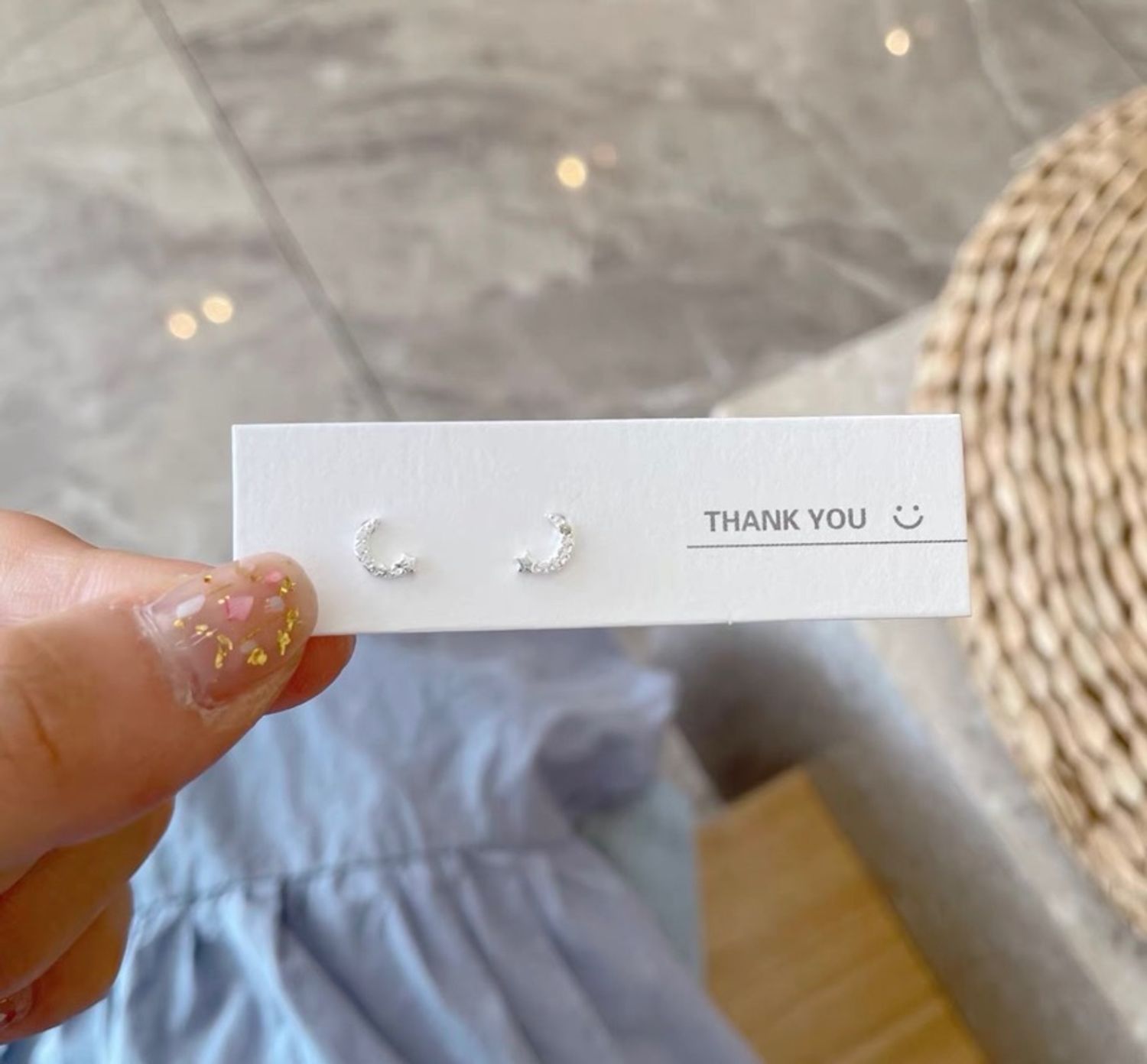 Жижиг ээмэг