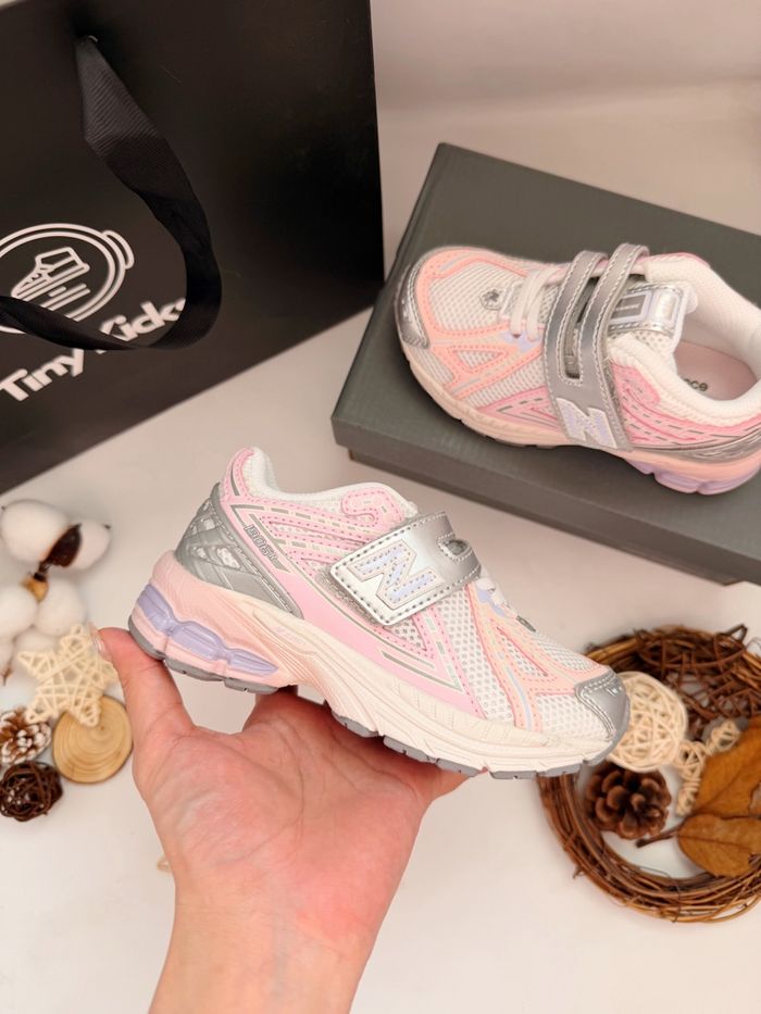 New Balance 1906 RP Pink