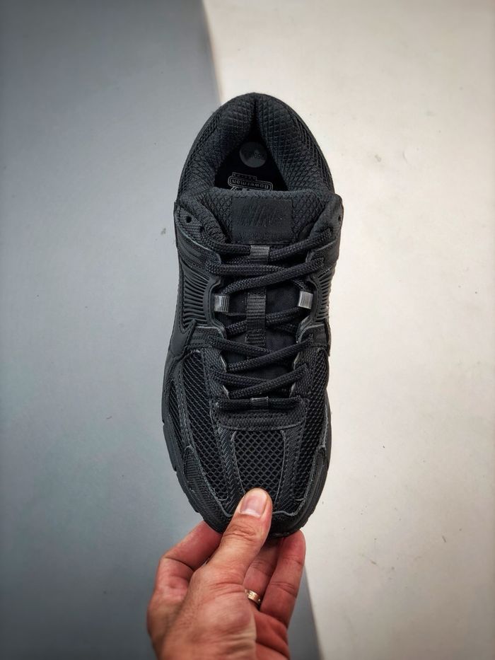 Air Zoom Vomero 5 “Triple Black”