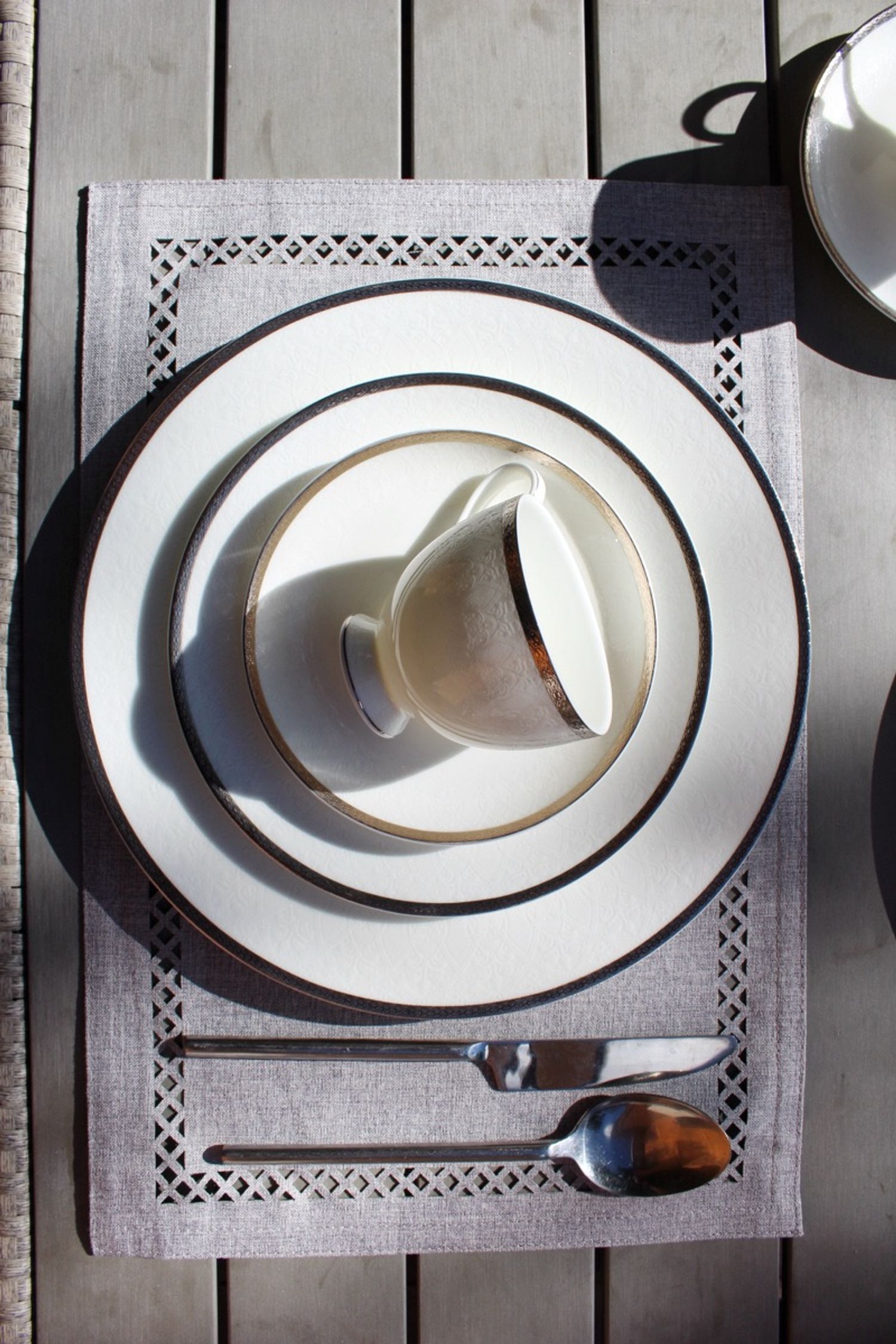 6 хүний 24 ширхэг гангар шаазан 