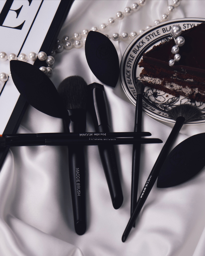 EYESHADOW BRUSH