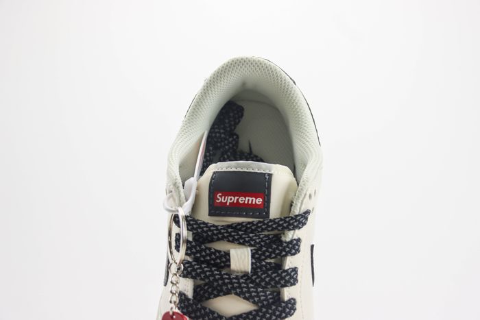 Nike SB Dunk Low supreme 64 