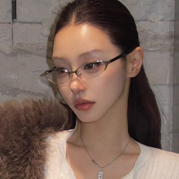 Нүдний шил glasses