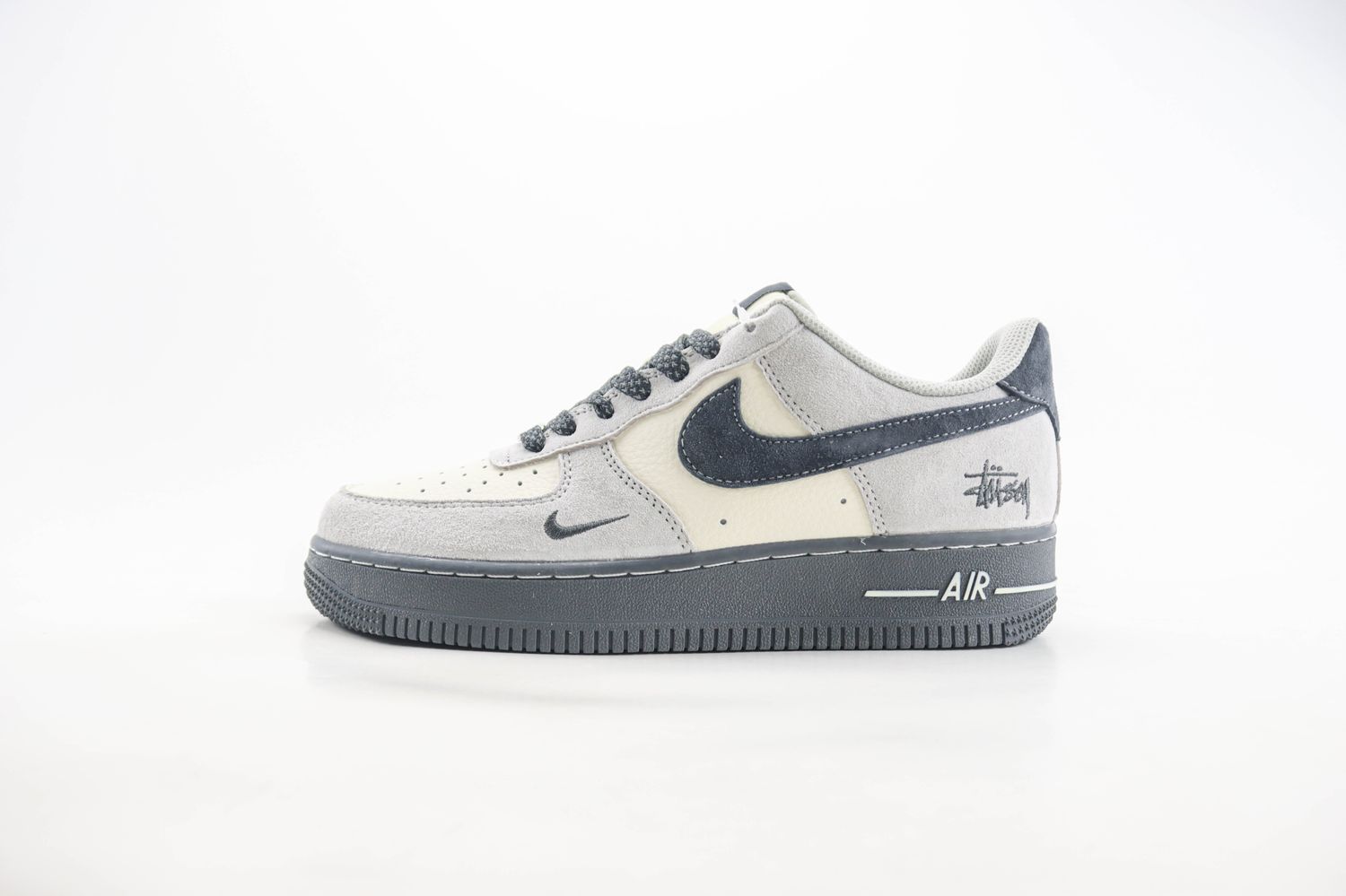 Nike Air Force 1 Low x Stussy 42