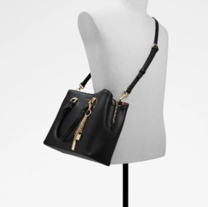 https://cdn.zochil.shop/500cfe40-9f5f-4759-9c02-0cf0d8b2bd1a_t700.png
