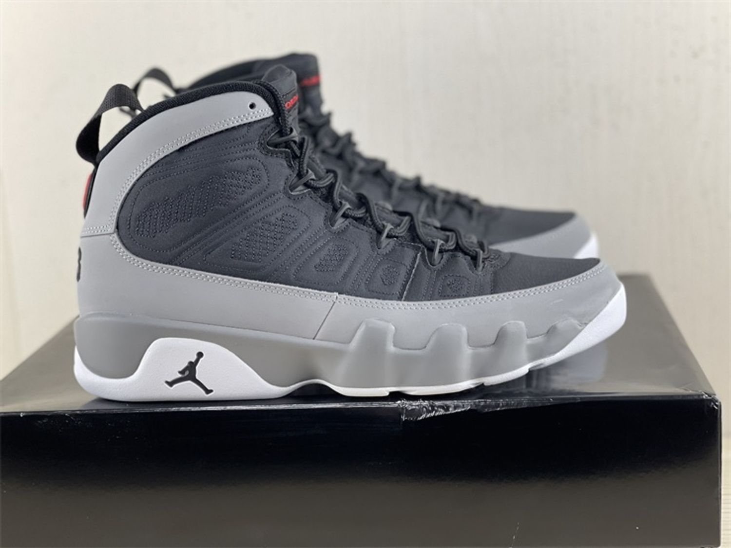 Air Jordan 9 “Particle Grey” 