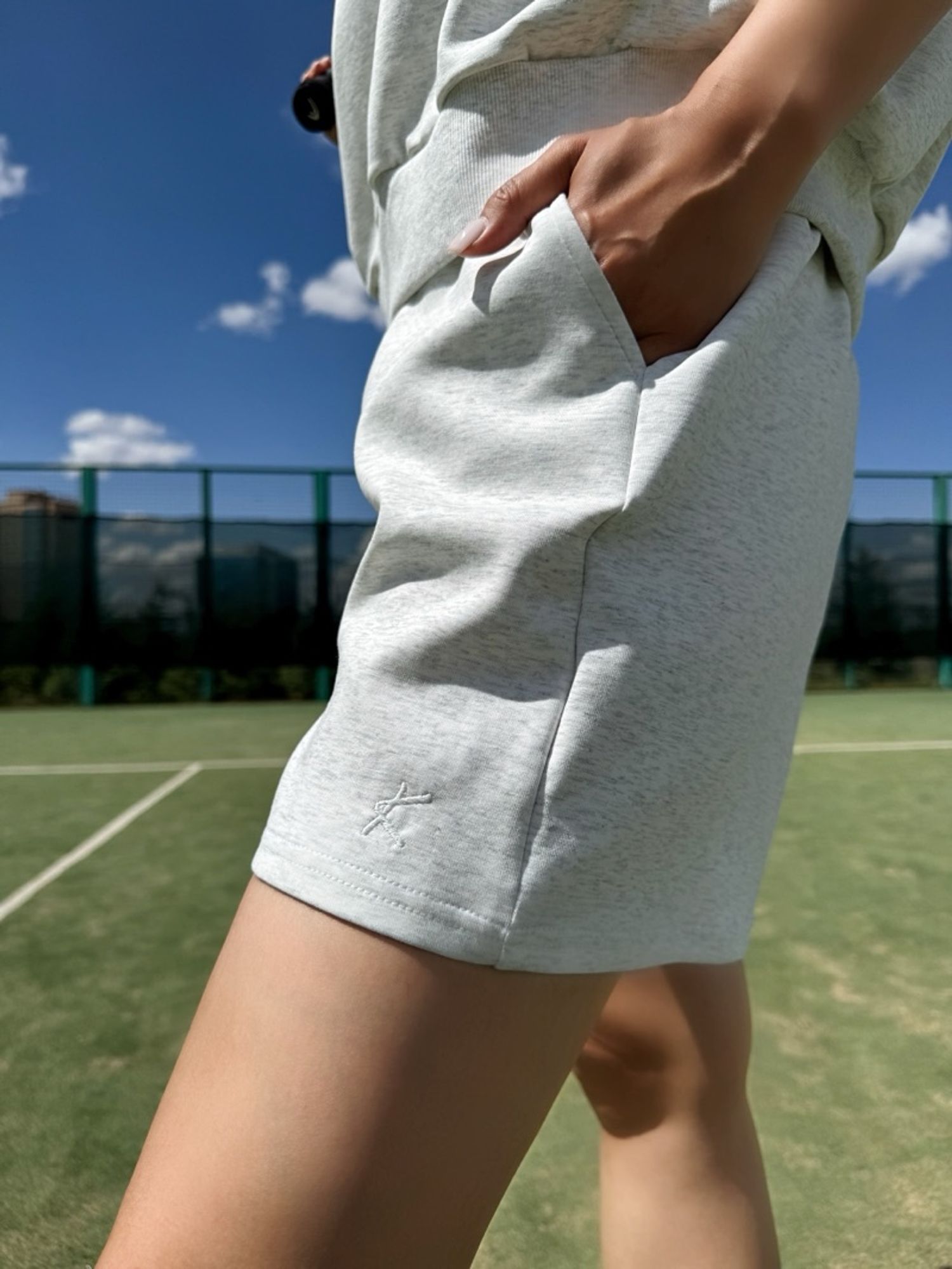 Heather gray short