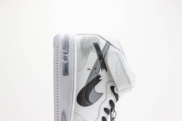 Nike Air Force 1 Mid 