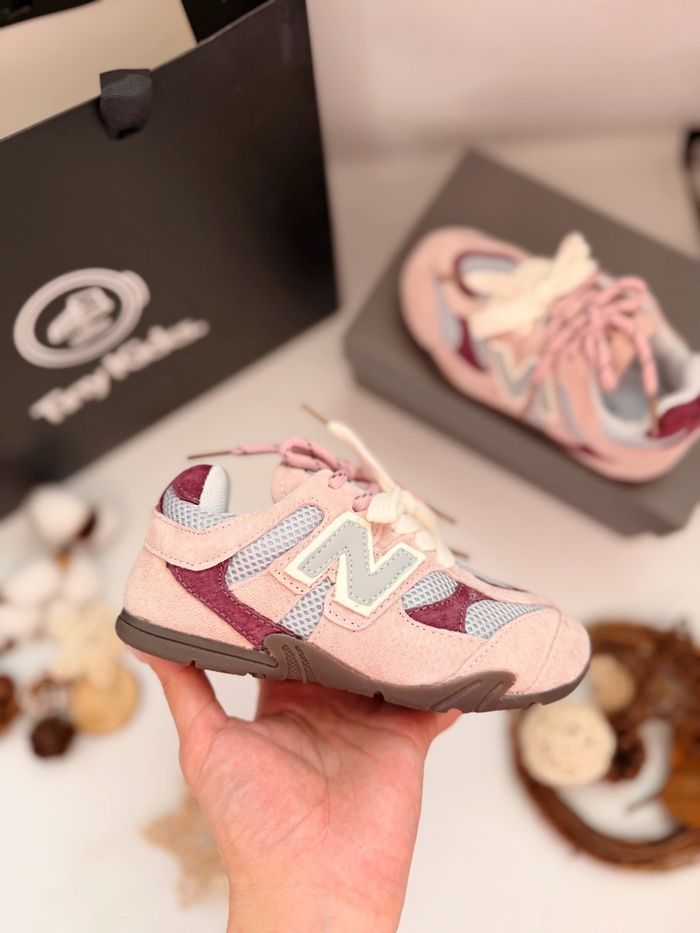 New Balance x MiuMiu 530 Pink