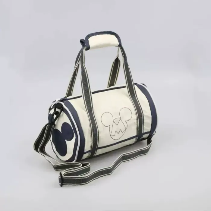 mickey  хажууд үүрдэг 