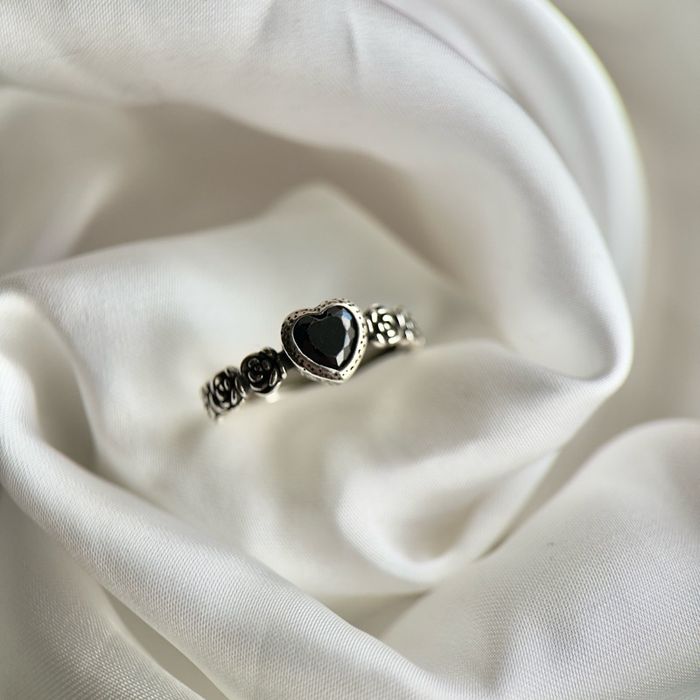 Обсидиан шигтгээтэй бөгж