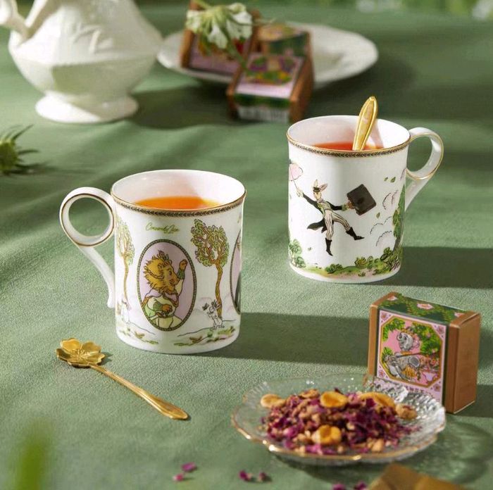 Four seasons tea set