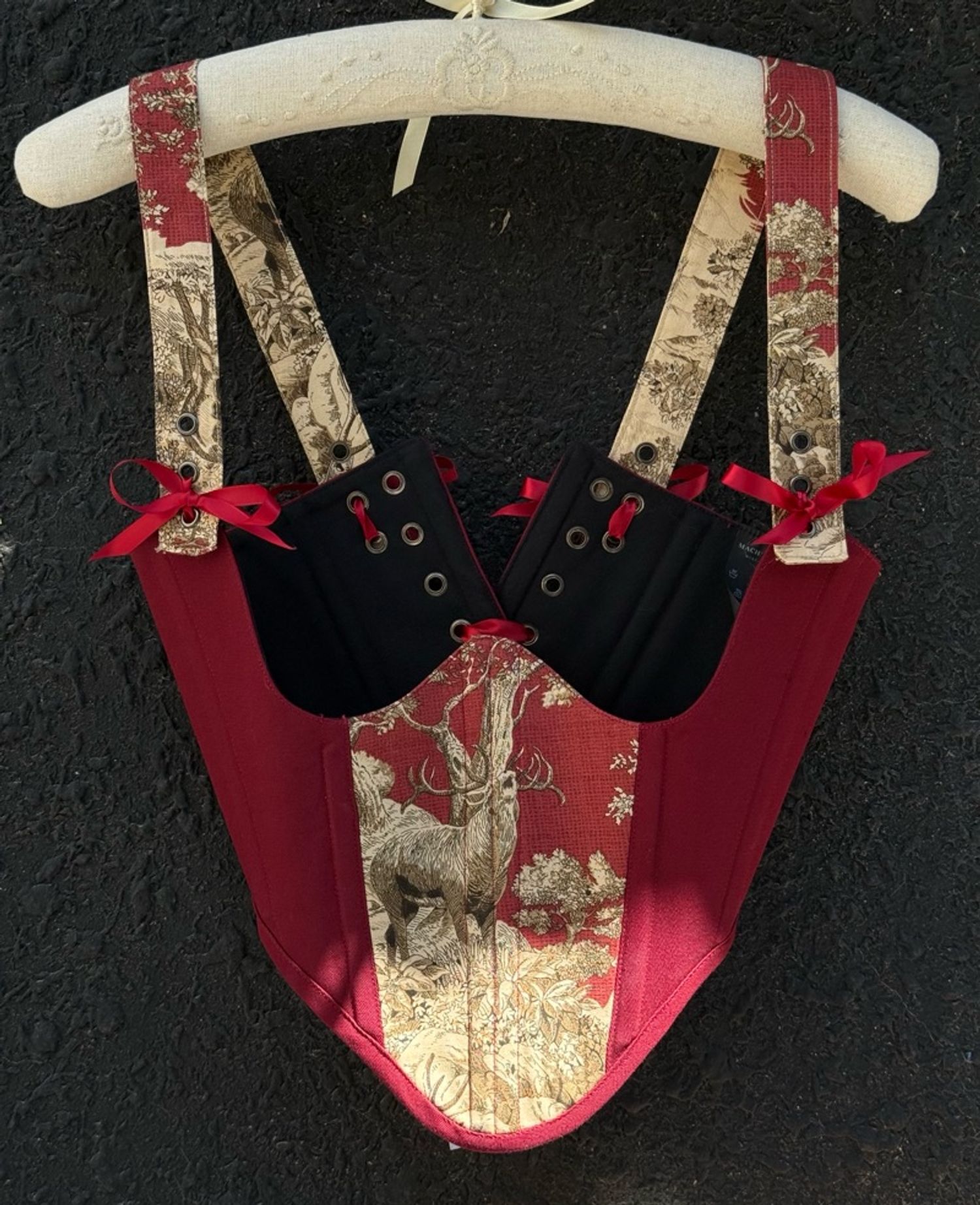 ‘Royal rouge’ underbust corset