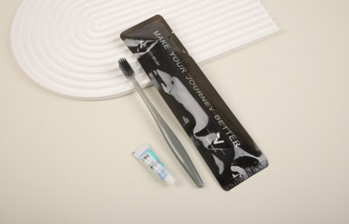 Зөөлөн тунгалаг саарал шүдний сойз, модны нүүрс зөөлөн үс + 3 гр эмийн ургамалтай оо