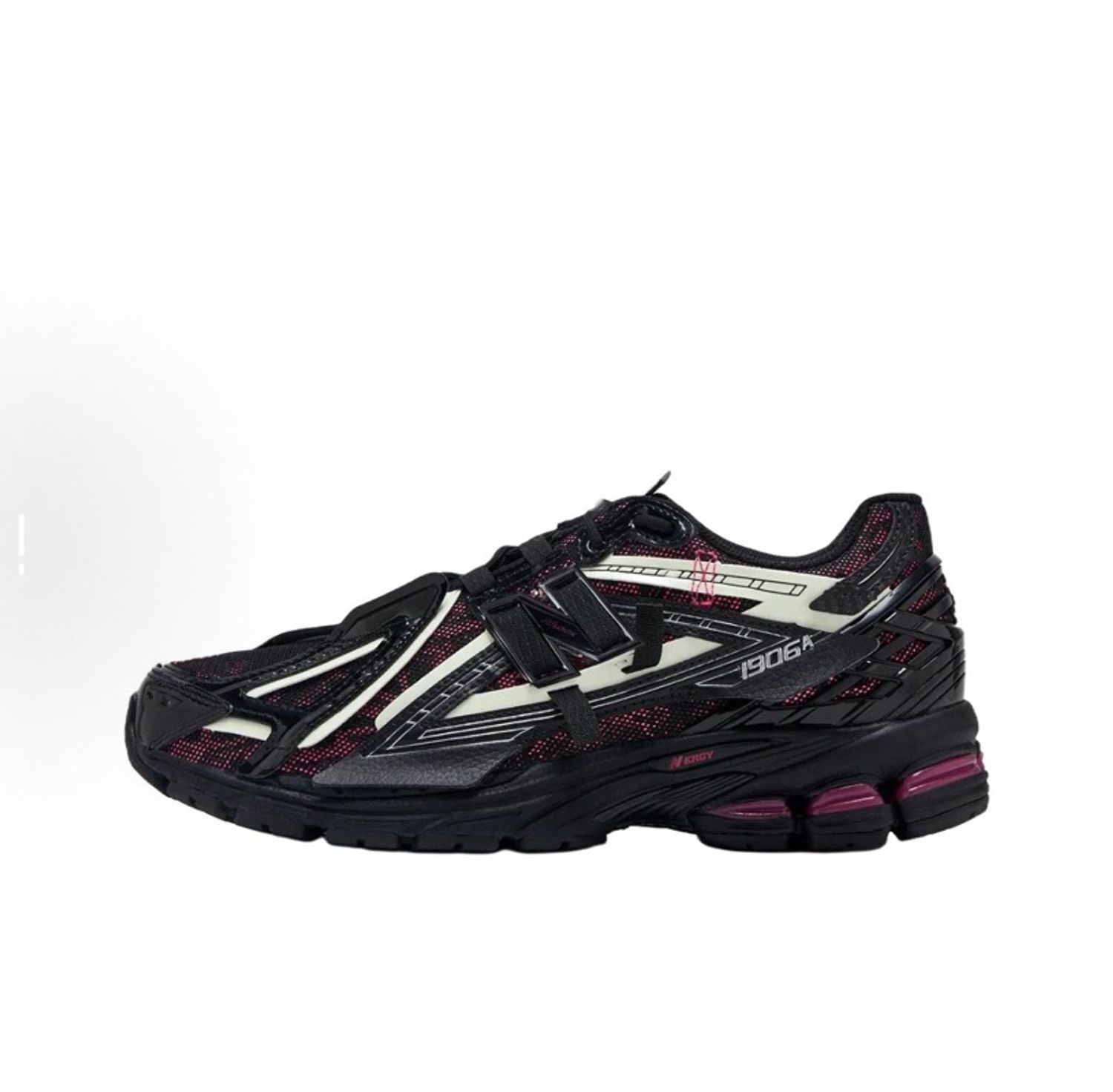 NB 1906 ' Black Dragon Berry '