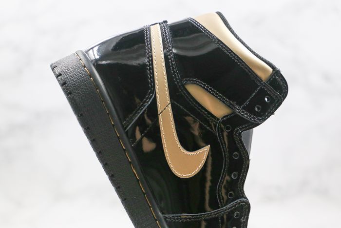 Jordan 1 Retro High Black Metallic Gold (2020)