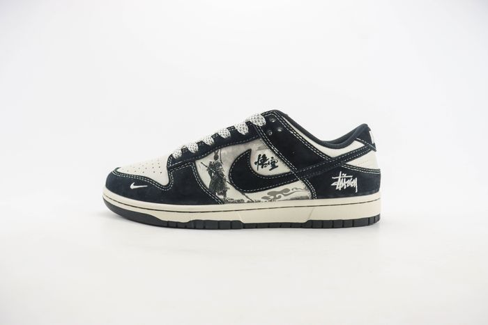  Nike SB Dunk Low x Stussy 101