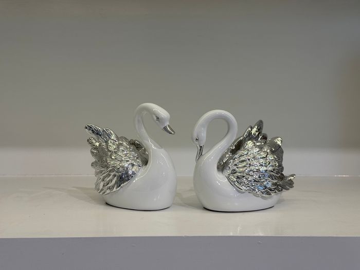 Swan Figurine set