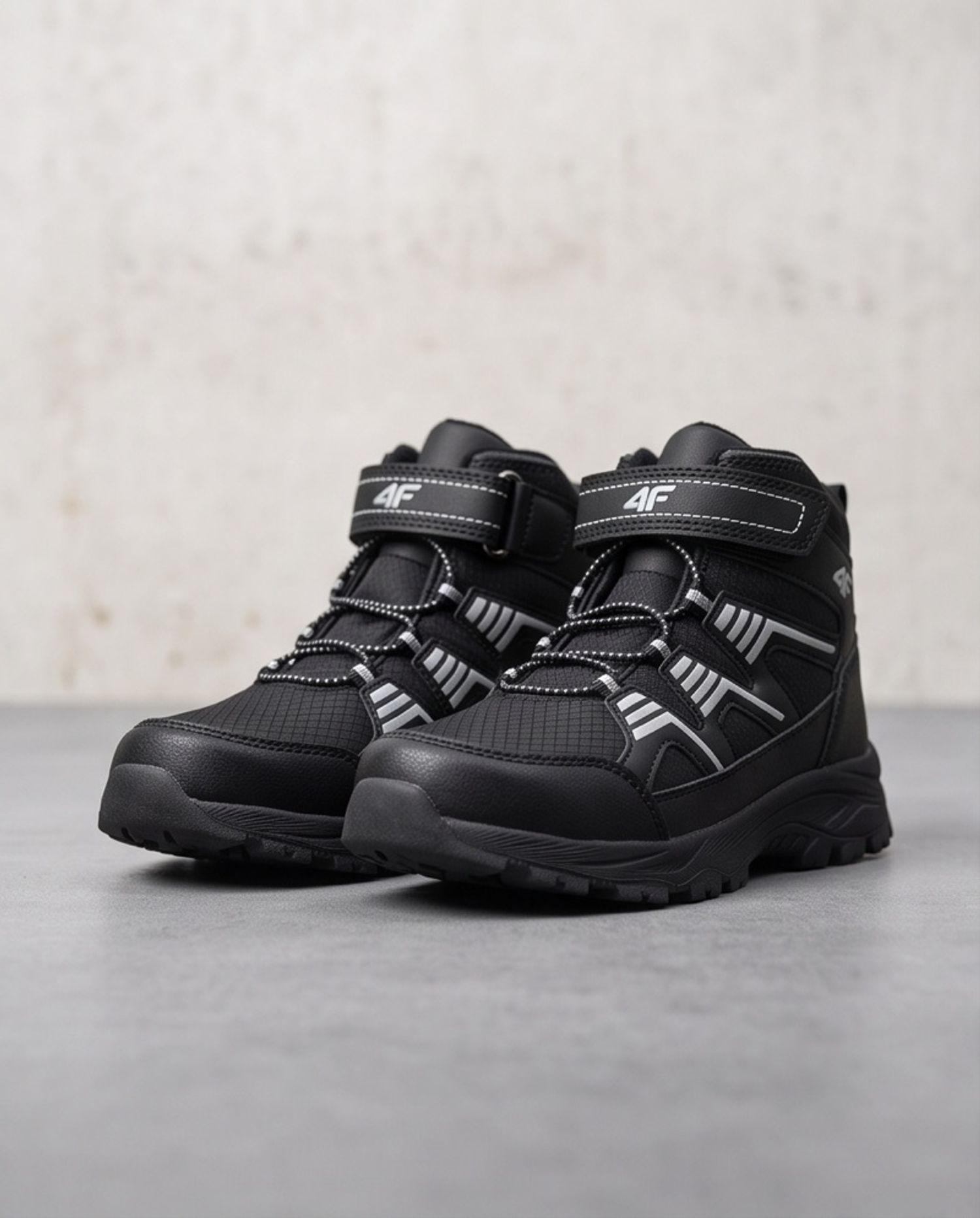 4F Black